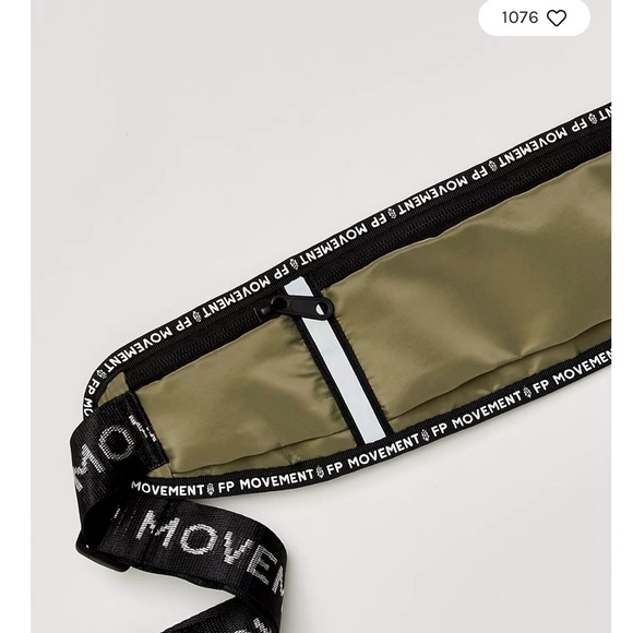 Free People NEW 3 Pocket Runner Belt Bag Olive & Black Waist Pack - Picture 2 of 7